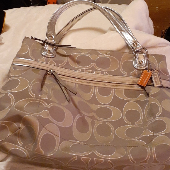 Coach Handbags - EUC Coach Bag